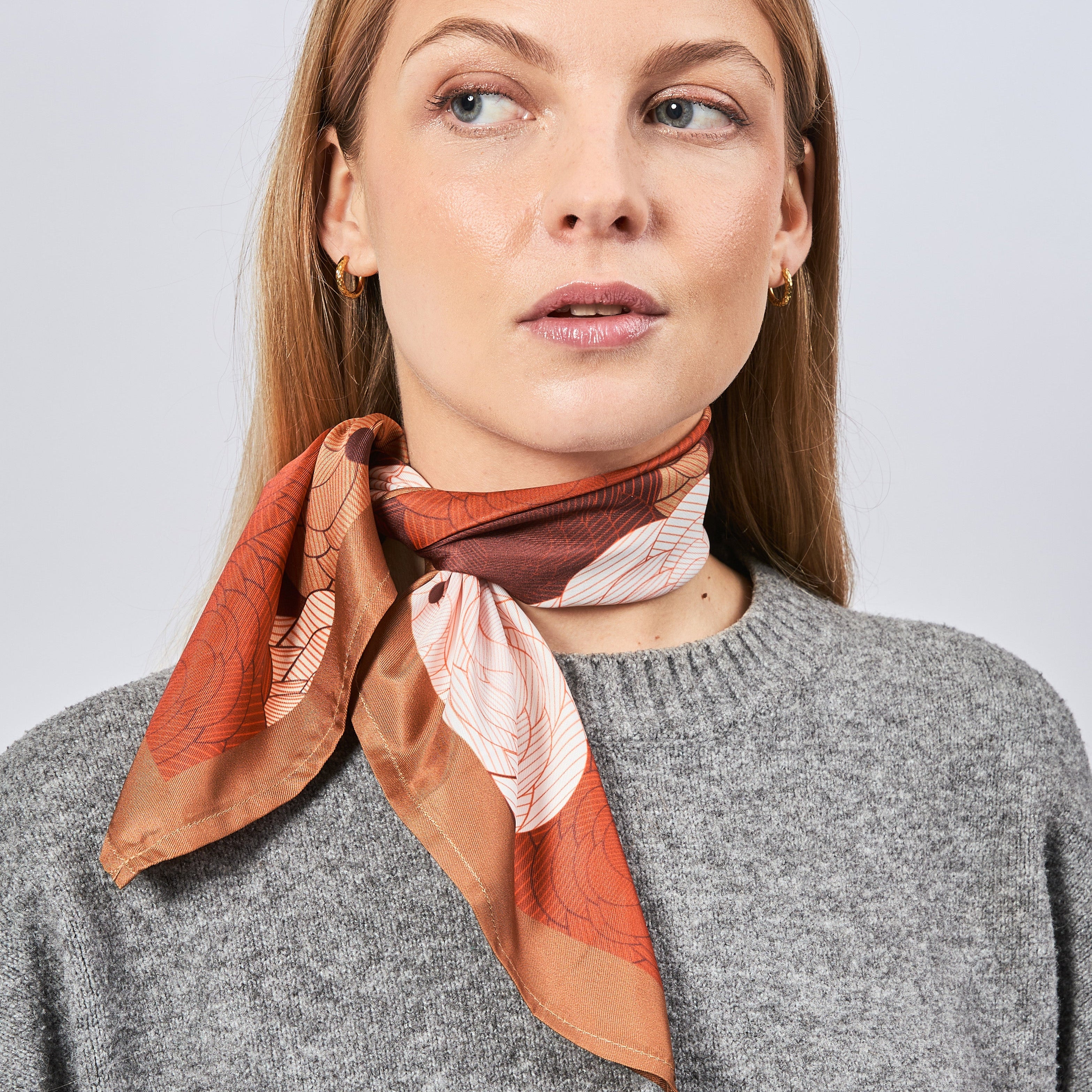 Foulard 100% Pure en Soie Vintage Femme (020) 86cm x 88cm Foulard 100% Pure en Soie Vintage Femme (020) 86cm x 88cm