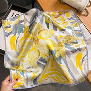 Carré 100% Soie Fleur Artistique Femme | La Parisienne