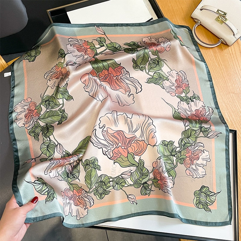 Carré 100% Soie Fleur Rose Femme | La Parisienne