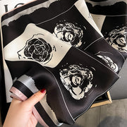 Square 100% Silk Decoration Chic Woman | La Parisienne