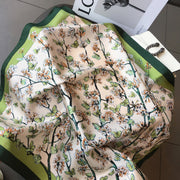 Carré 100% Soie Chic Décoration Fleur Femme | La Parisienne