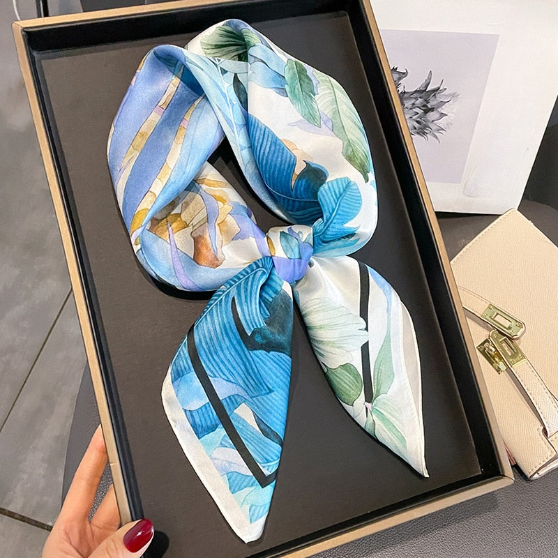 100% Silk Square Flower Decoration Blue | La Parisienne