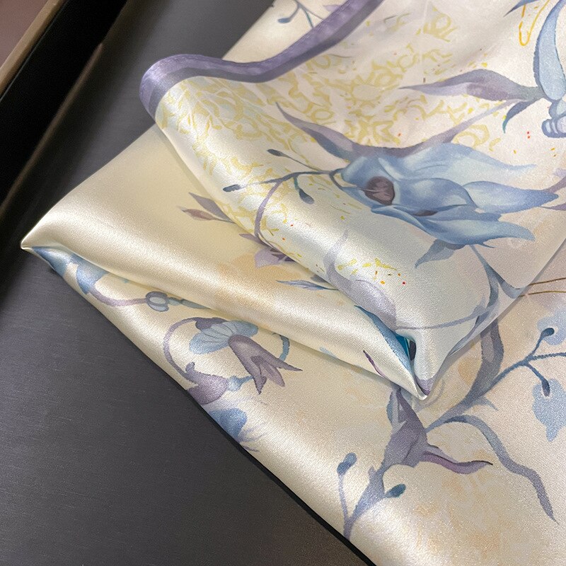 Carré 100% Soie Fleur Artistique Femme | La Parisienne