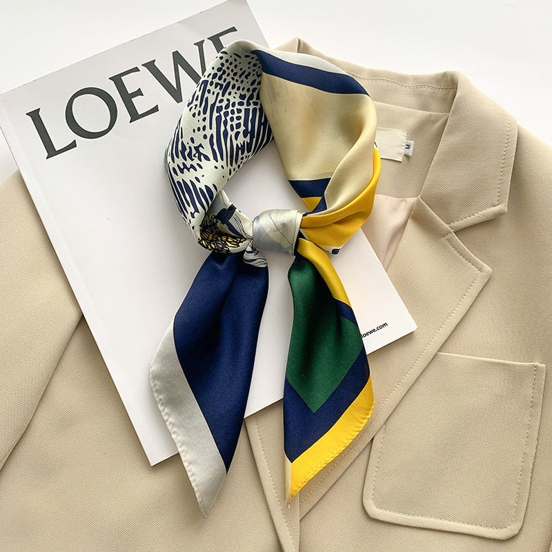 100% Silk Square with Horse pattern for Women | La Parisienne