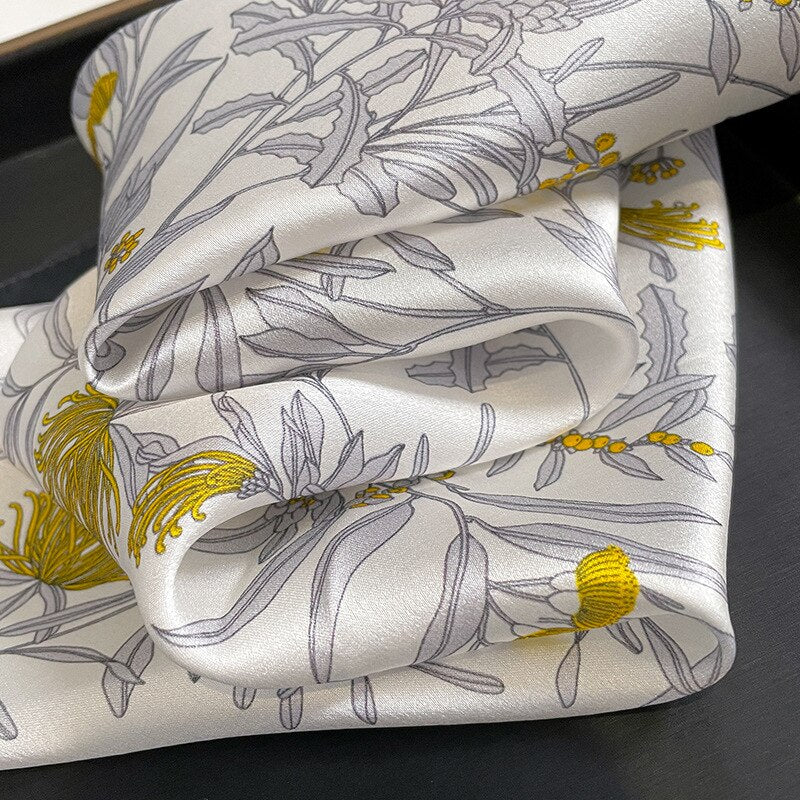 100% Silk Square White Women | La Parisienne