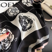 Square 100% Silk Decoration Chic Woman | La Parisienne