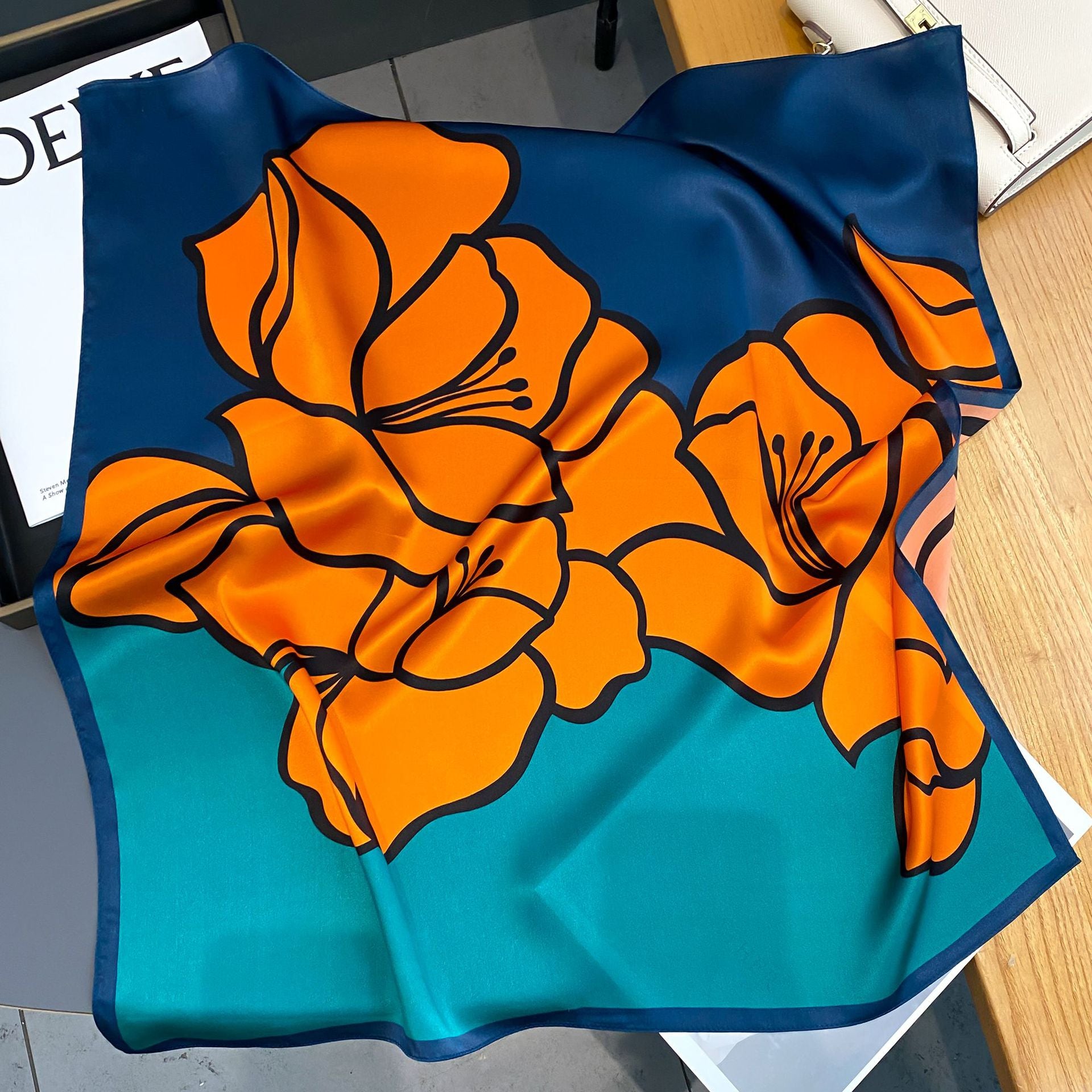 Carré 100% Soie fleur Original Femme | La Parisienne