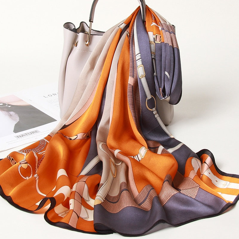Foulard Chic Carré 100% Soie | La Parisienne