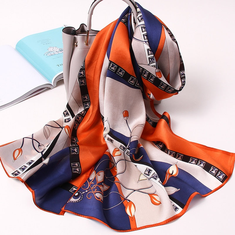 Foulard Chic Carré 100% Soie | La Parisienne