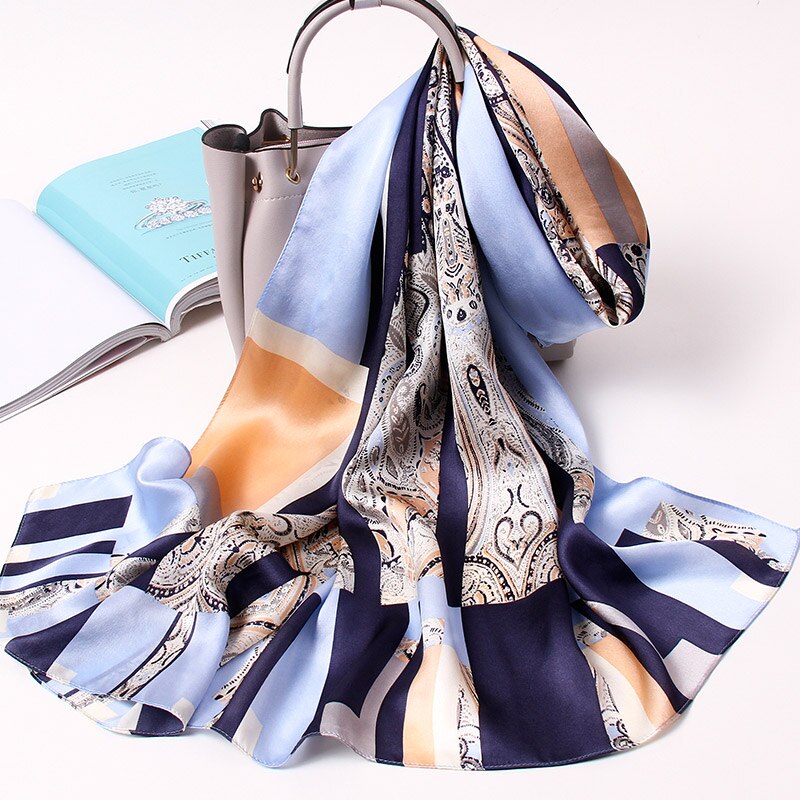 Foulard Chic Carré 100% Soie | La Parisienne