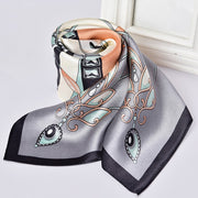 Foulard Carré en Soie Distingué | La Parisienne