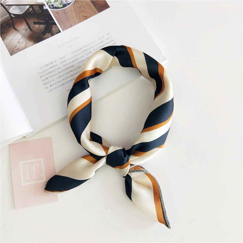 Foulard Chic Carré | La Parisienne
