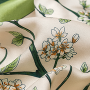 Carré 100% Soie Chic Décoration Fleur Femme | La Parisienne