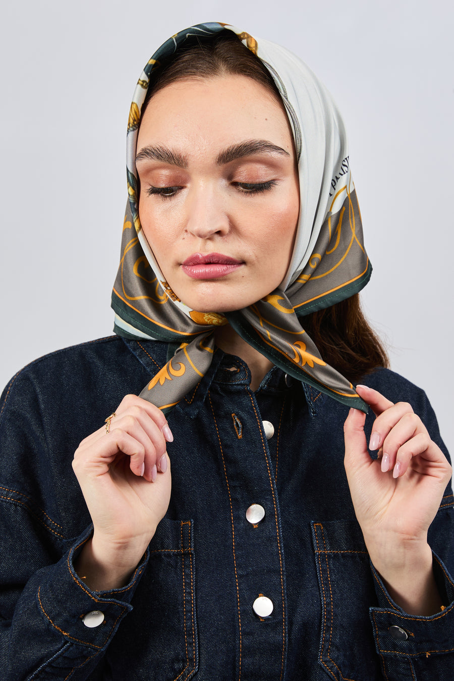 Carré 100% Soie Signature | La Parisienne