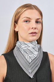 Carré 100% Soie Signature | La Parisienne