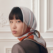 100% Silk Square Modern Decoration Woman | La Parisienne