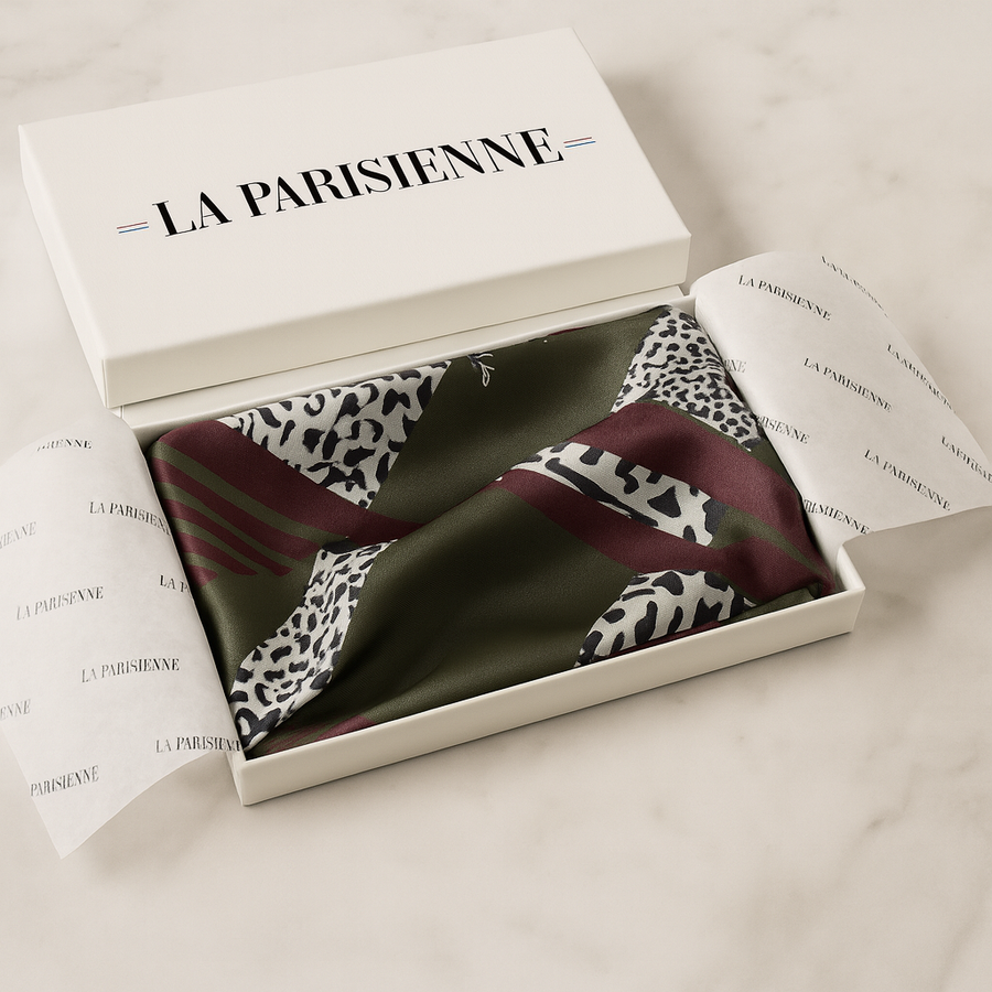 Foulard Carré 100% Soie Motif Vert Tacheté | La Parisienne