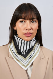 Carré 100% Soie Signature | La Parisienne