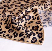 Carré 100% Soie Signature | La Parisienne