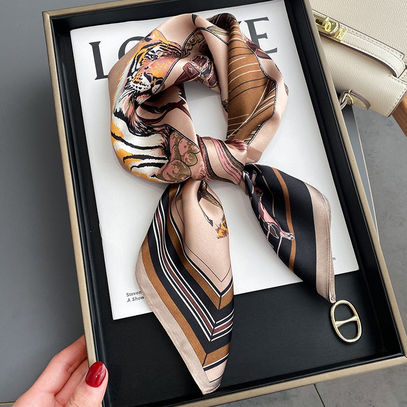 Cuadrado 100 % seda Signature | La Parisienne