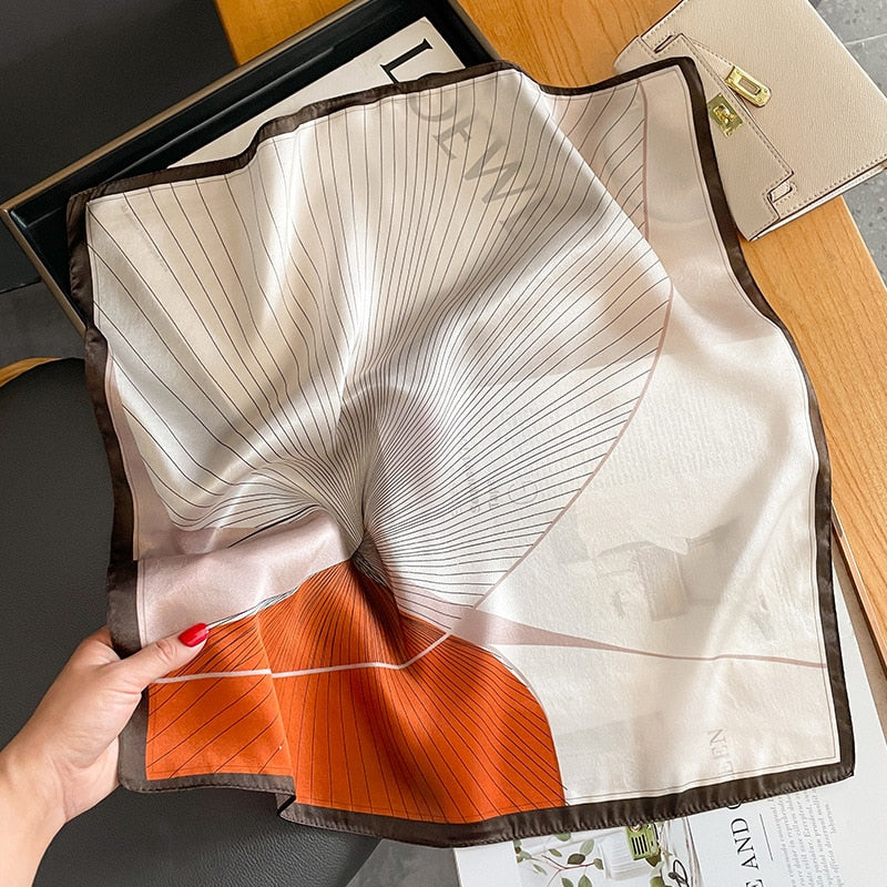 100% Silk Square Modern Decoration Woman | La Parisienne
