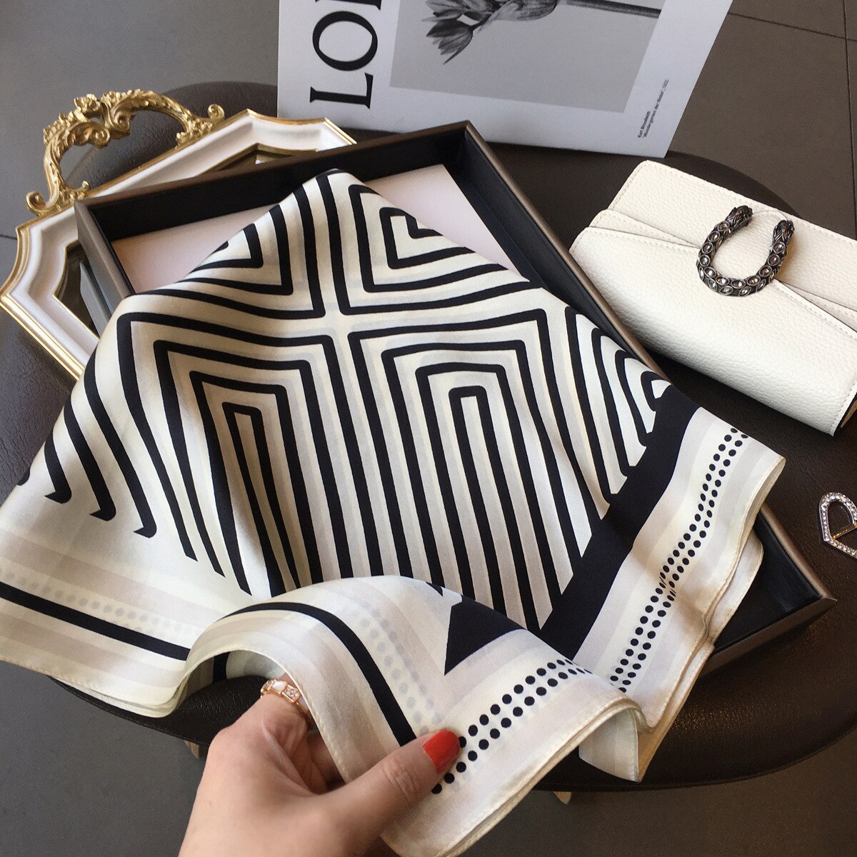 Carré 100% Soie Original Femme | La Parisienne