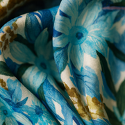 Carré 100% Soie Motif Flore Bleu Femme | La Parisienne