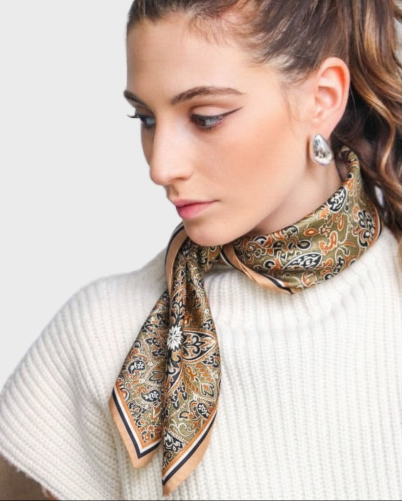 Carré 100% Soie Signature | La Parisienne