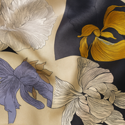 Foulard Carré de Soie Fleur Bleu | La Parisienne