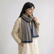 Écharpe Élégante Intemporelle Louvre | La Parisienne