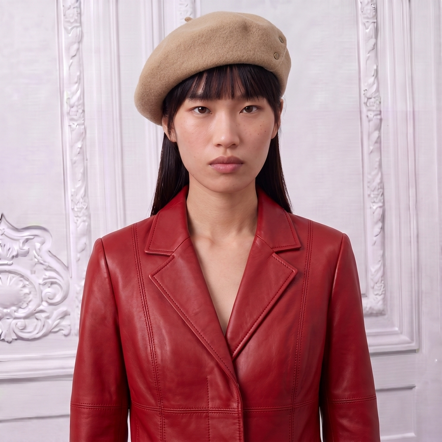 Artist Beret Woman | La Parisienne
