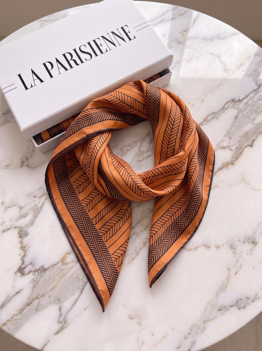 Carré 100% Soie Signature | La Parisienne
