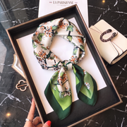 Carré 100% Soie Signature | La Parisienne