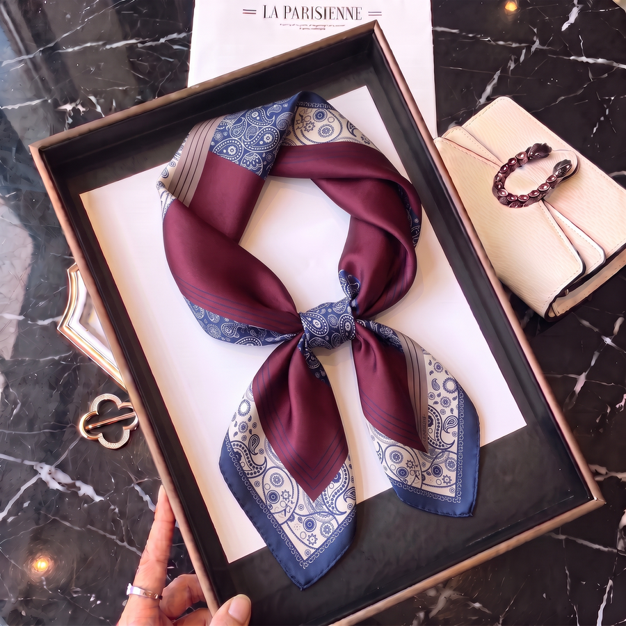 Carré 100% Soie Signature | La Parisienne