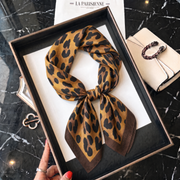 Carré 100% Soie Signature | La Parisienne