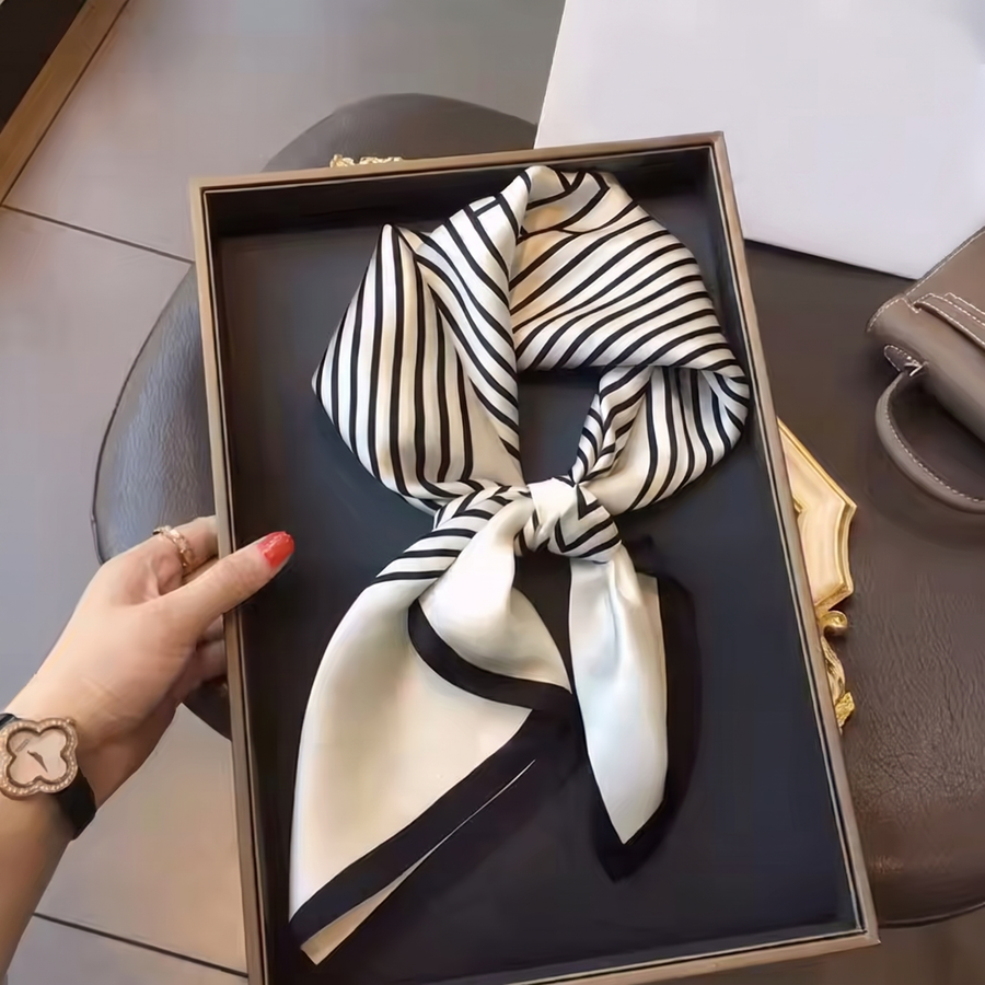 Carré 100% Soie Signature | La Parisienne