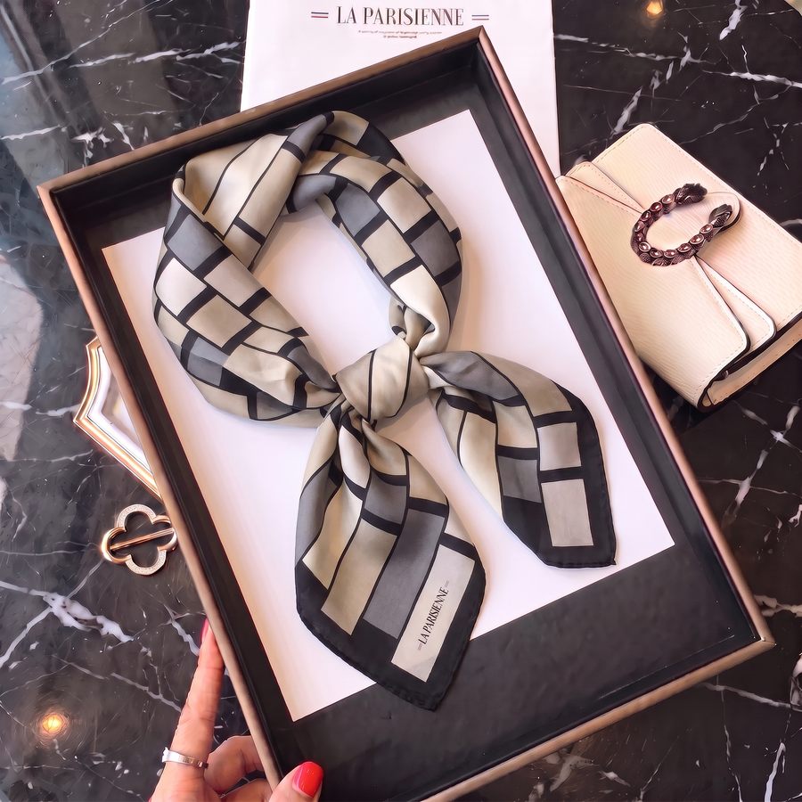 Sciarpa firmata 100% seta | La Parisienne
