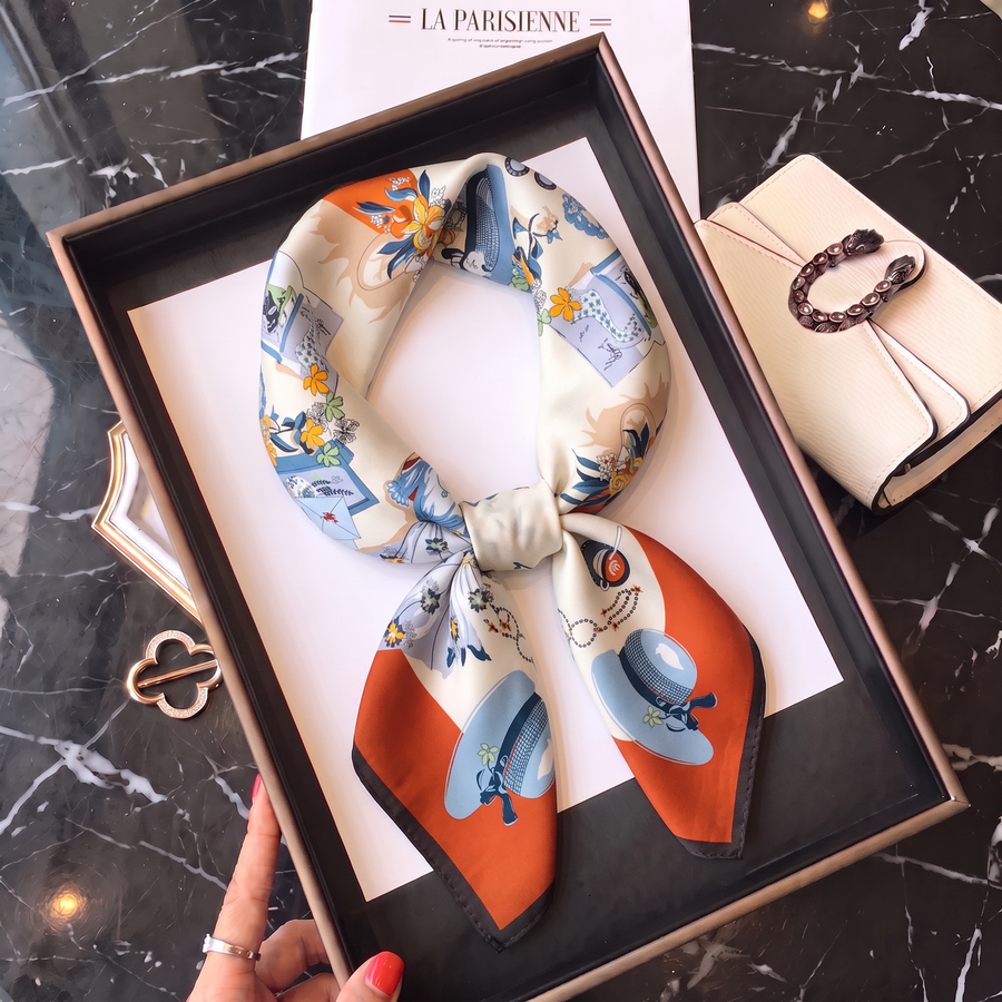 Carré 100% Soie Signature | La Parisienne