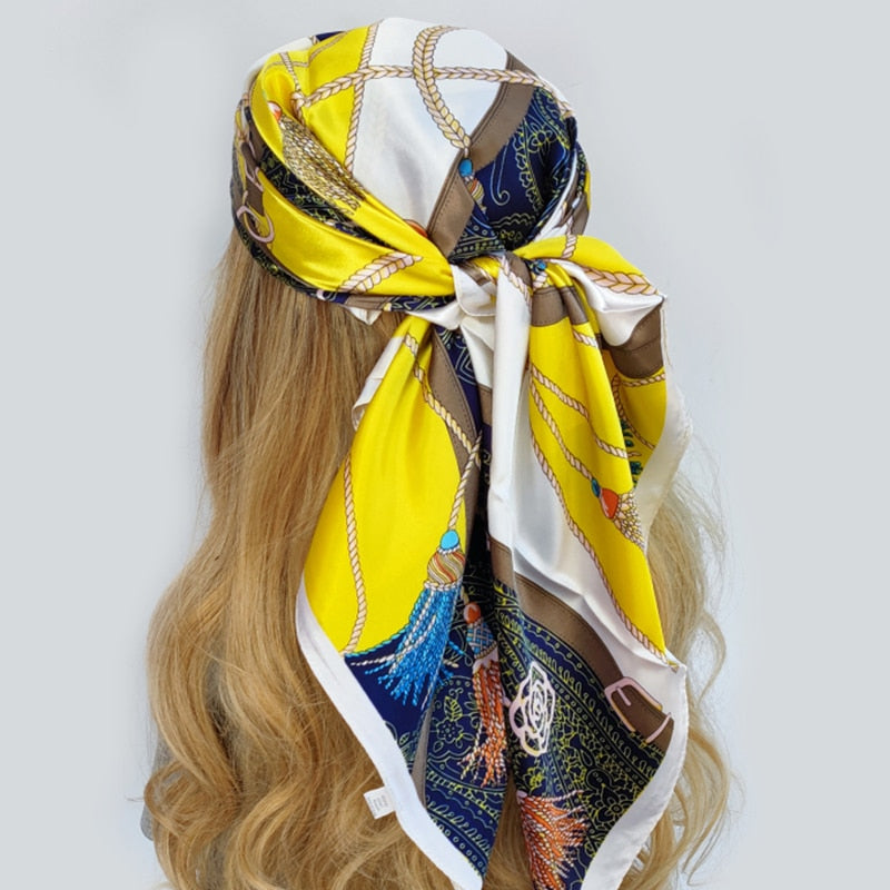 Foulard Carré Sophistiqué Femme Décoration Chaine | La Parisienne